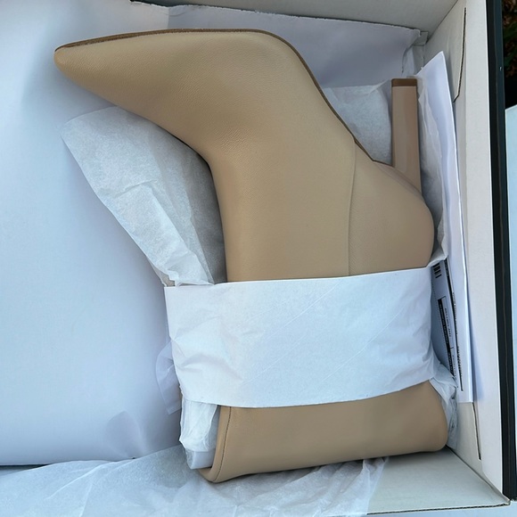 New high heel Boots - Picture 1 of 2